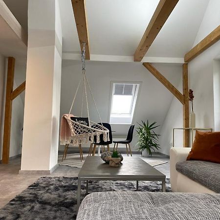 Wen Koenigsberger,Ruhige Dg-Wohnung In Weiden,2 Schlafzimmer,Parkplatz, Zentral! Weiden in der Oberpfalz Exterior photo