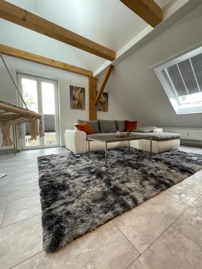 Wen Koenigsberger,Ruhige Dg-Wohnung In Weiden,2 Schlafzimmer,Parkplatz, Zentral! Weiden in der Oberpfalz Exterior photo